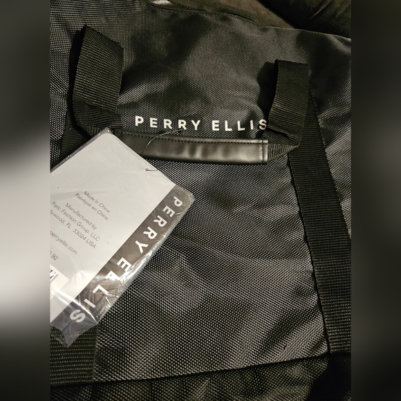 PERRY ELLIS Black Duffle Bag NWT - Picture 7 of 12